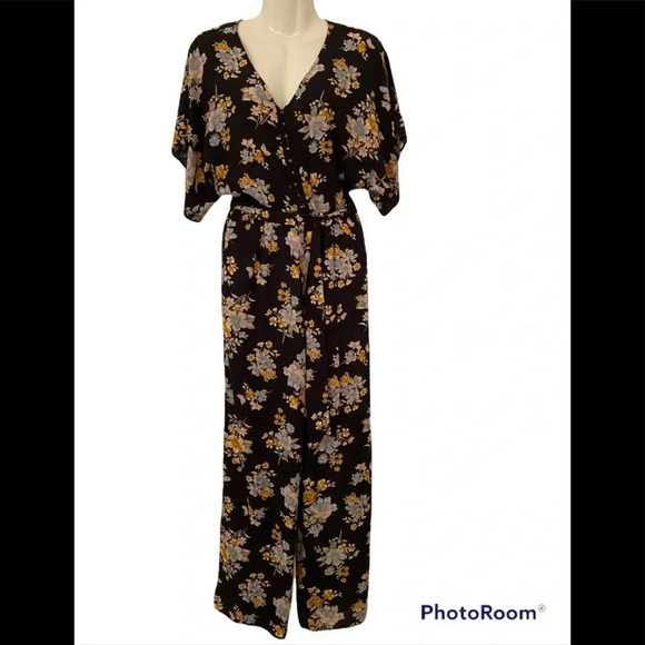 American Eagle Outfitters Floral Jumpsuit - Picture 1 of 12